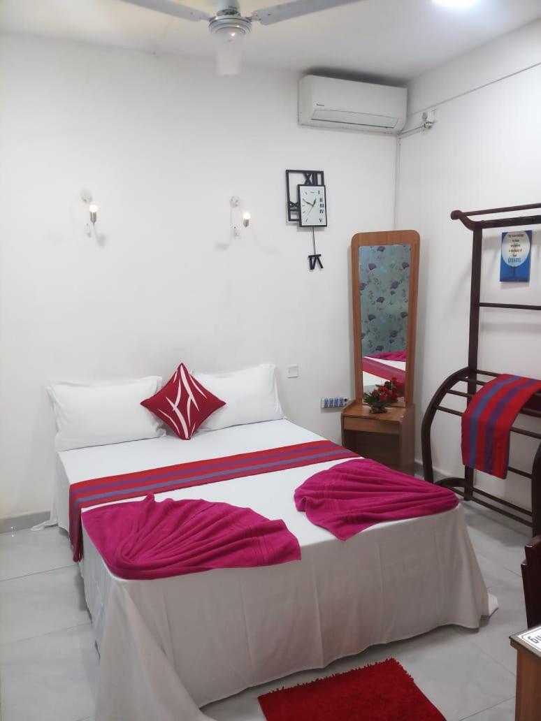 Wish Residence Seaside, Near Durdans & Vasan Eye Care Hospital, Colombo 3 Luaran gambar